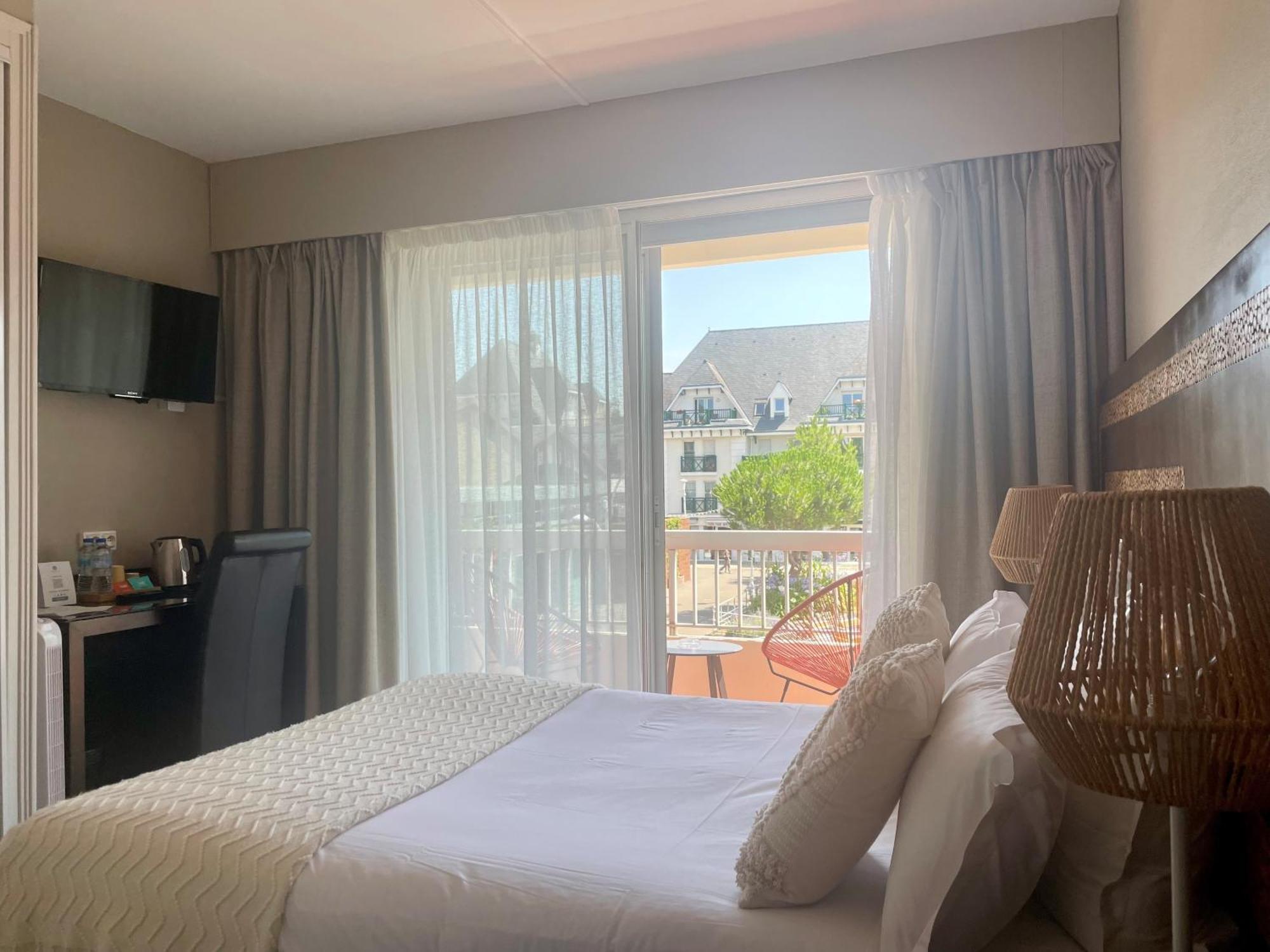Hotel Bo & Mia La Baule Екстериор снимка